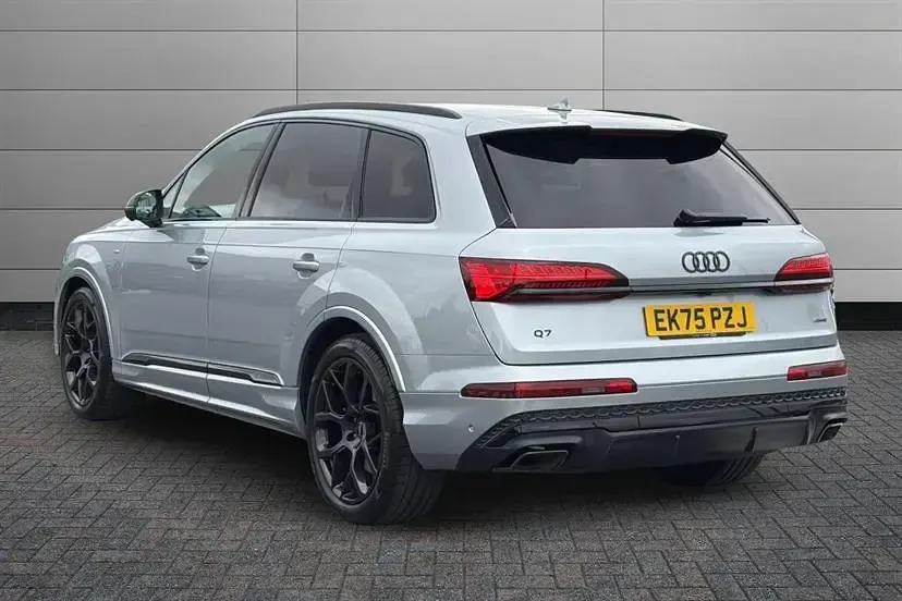 Used Audi Q7 Black Edition 231 HP (169 kW) 2025 Satellite silver SUV