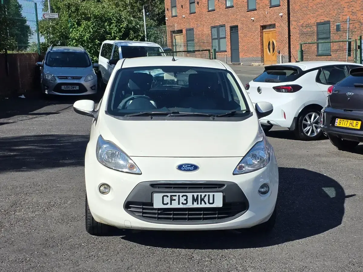 Used Ford Ka Zetec 69 HP (50 kW) 2013 White Hatchback