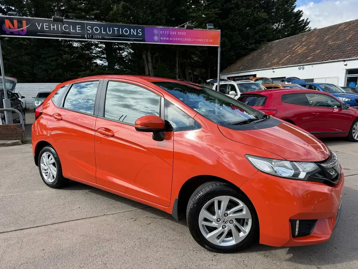 Used Honda Jazz SE 102 HP (75 kW) 2015 Orange Hatchback