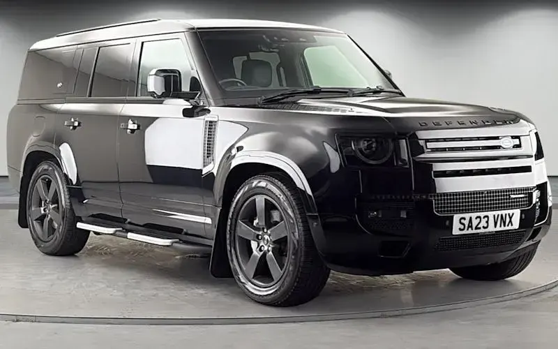 Używany Land Rover Defender HSE Dynamic 300 KM (220 kW) 2023 SUV