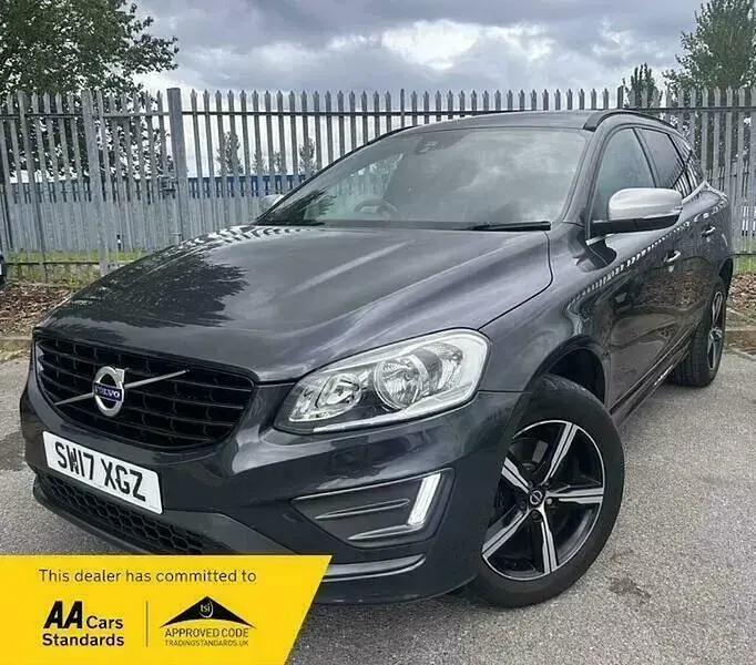 Used Volvo XC60 R-Design 220 HP (161 kW) 2017 Grey SUV