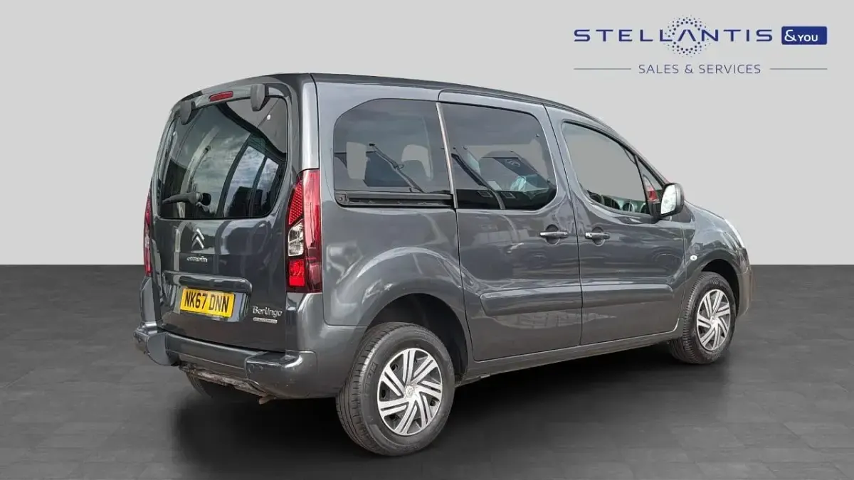 Used Citroën Berlingo Feel 99 HP (72 kW) 2018 Grey MPV