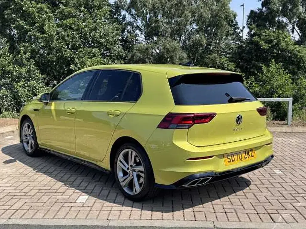 Used VW Golf VIII R-line 150 HP (110 kW) 2020 Yellow Hatchback