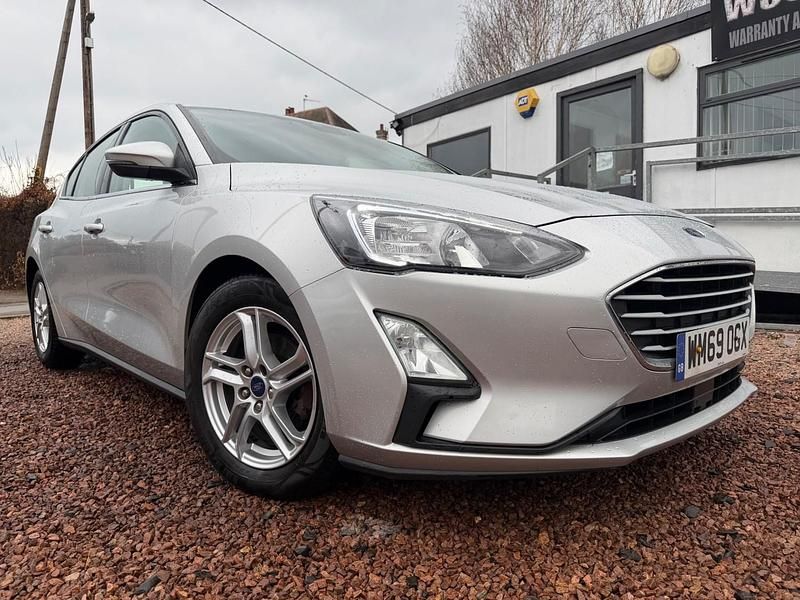 Used Ford Focus Zetec 95 HP (69 kW) 2020 Silver Hatchback