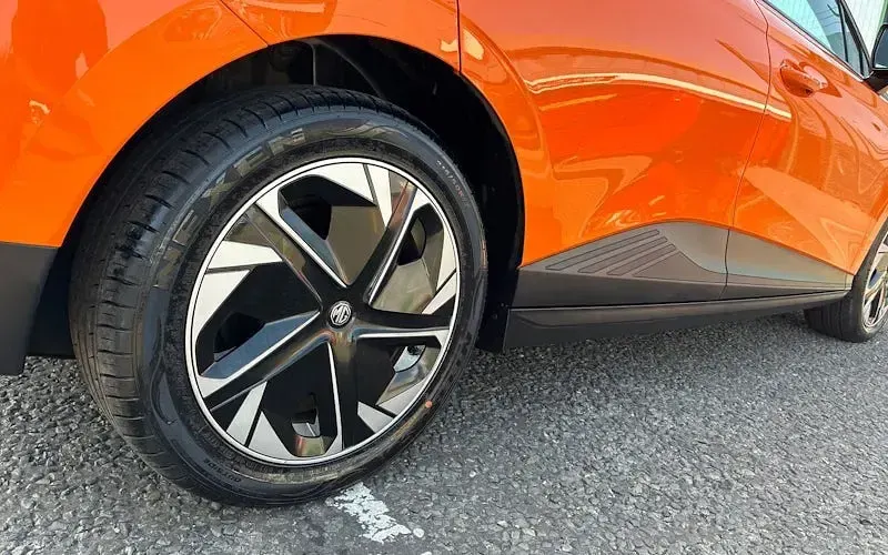 Used MG MG4 EV Trophy 150 kW (204 HP) 2023 Orange Hatchback