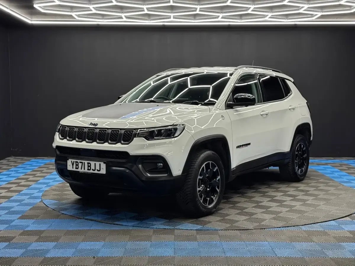 Used Jeep Compass Trailhawk 2021 White SUV