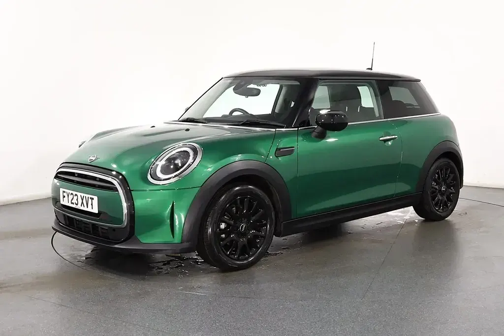 Usado Mini Cooper Classic 2023 Verde Utilitario