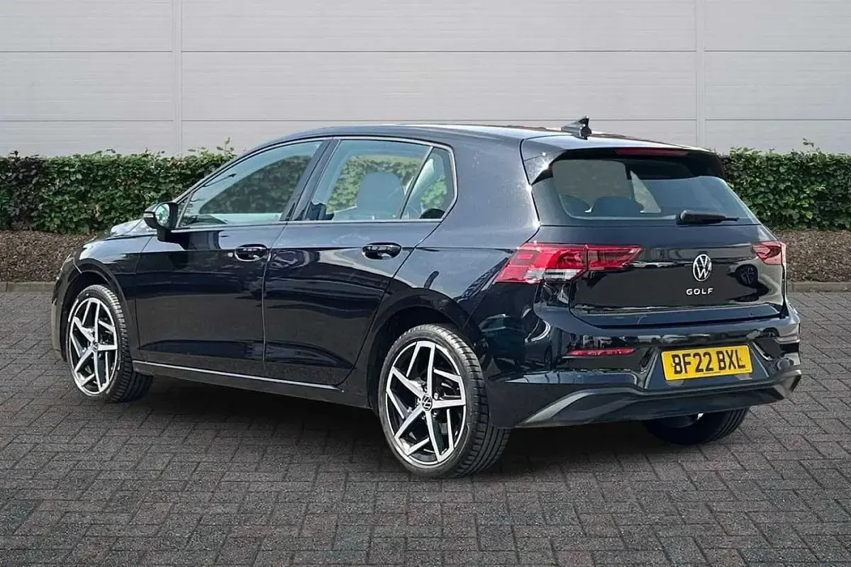 Used VW Golf VIII Life 130 HP (95 kW) 2022 Black Hatchback