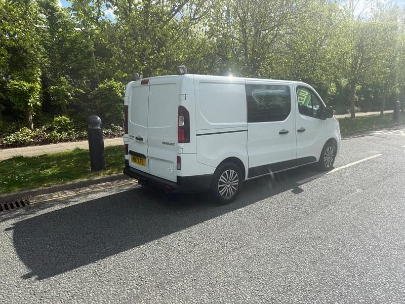 Used Renault Trafic Business 2017 White MPV