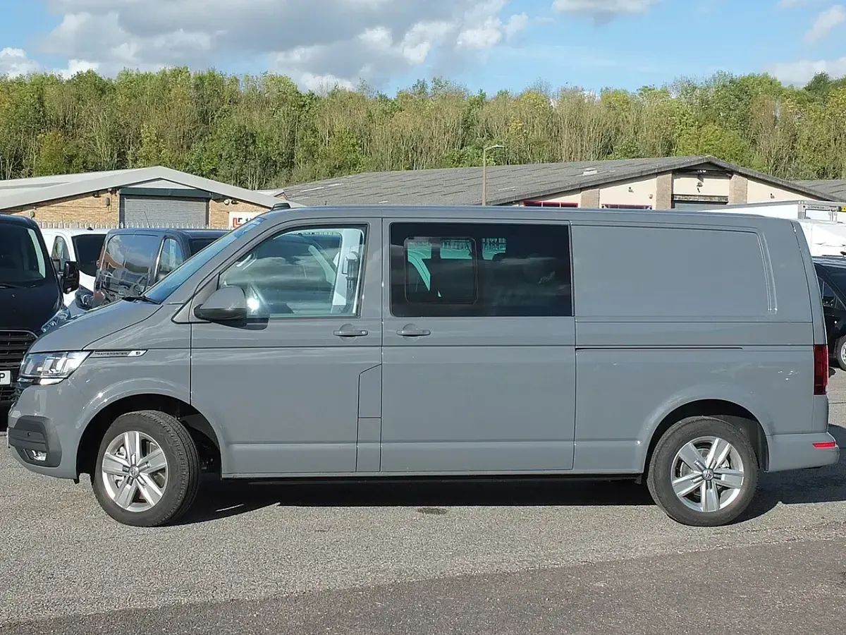Used VW T7 Highline 150 HP (110 kW) 2024 Grey Van