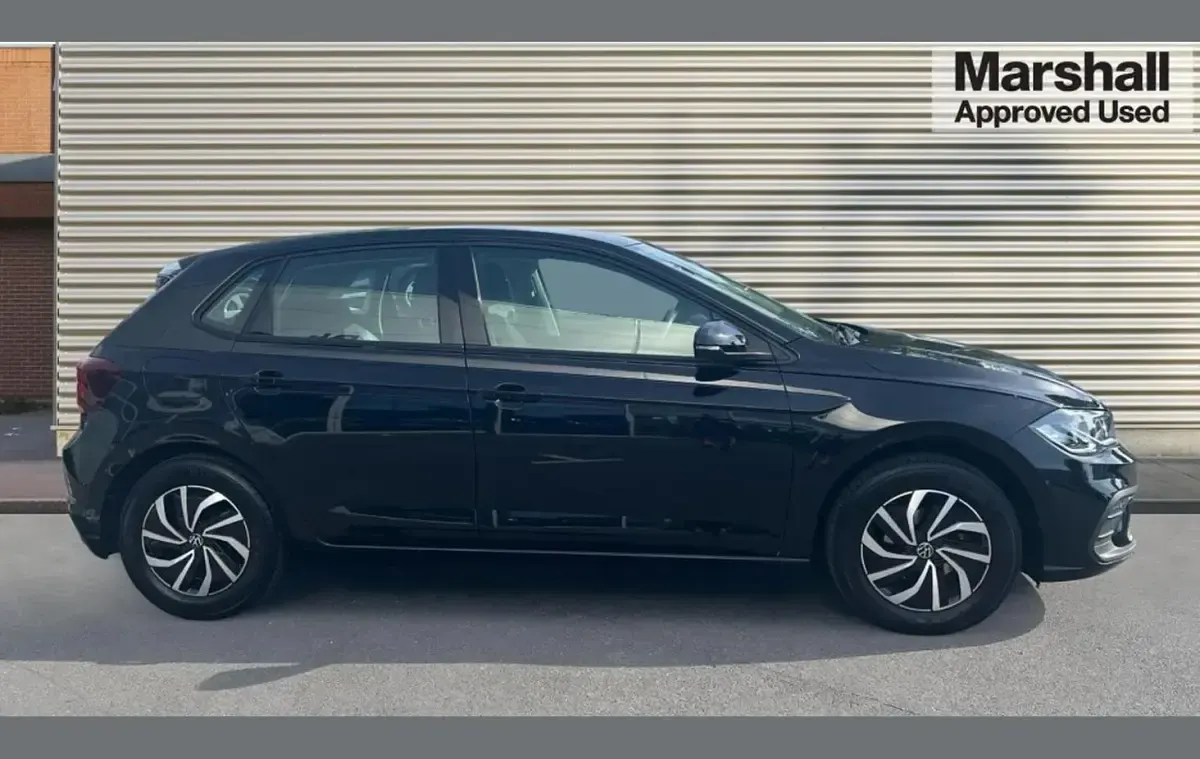 Used VW Polo Life 95 HP (69 kW) 2024 Black Hatchback