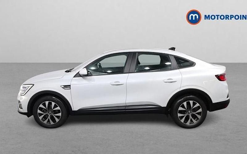 Used Renault Arkana Iconic 143 HP (105 kW) 2022 White SUV
