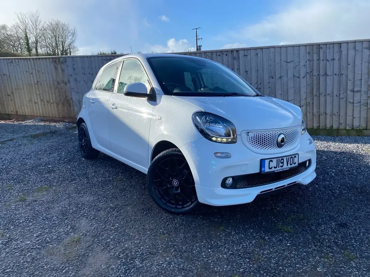Used Smart ForFour 71 HP (52 kW) 2019 White Hatchback