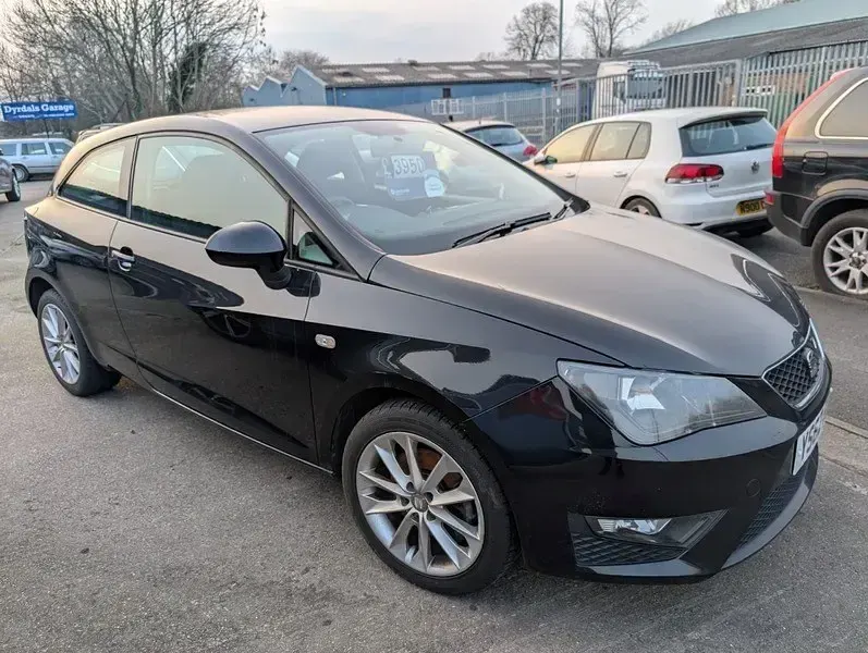 Begagnad Seat Ibiza FR 2012 Svart Halvkombi