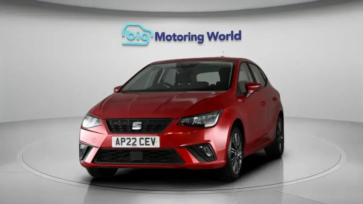 Usado Seat Ibiza SE Technology 94 CV (69 kW) 2022 Rojo Utilitario