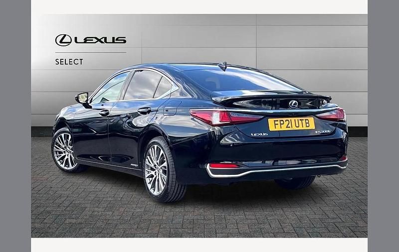Used Lexus ES300H 218 HP (160 kW) 2021 Black Sedan