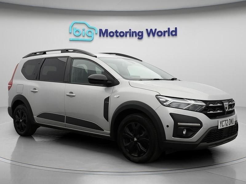Grey Used 2022 Dacia Jogger Extreme MPV | £13,900 (Fair price) - Image 1/4
