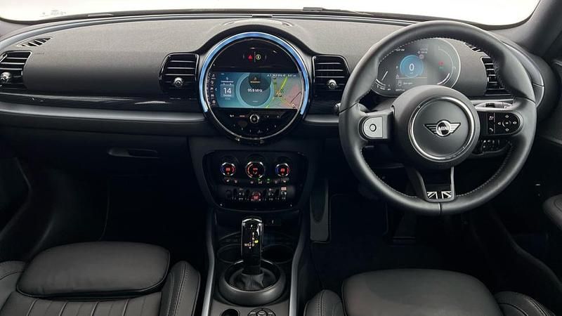 Used Mini Cooper Clubman Exclusive 134 HP (98 kW) 2024 Silver Estate
