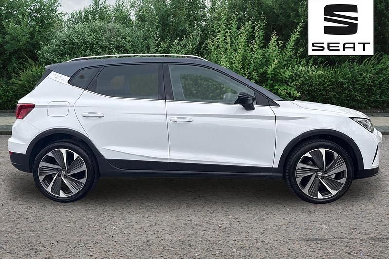 Used Seat Arona FR Sport 115 HP (84 kW) 2024 Nevada white SUV