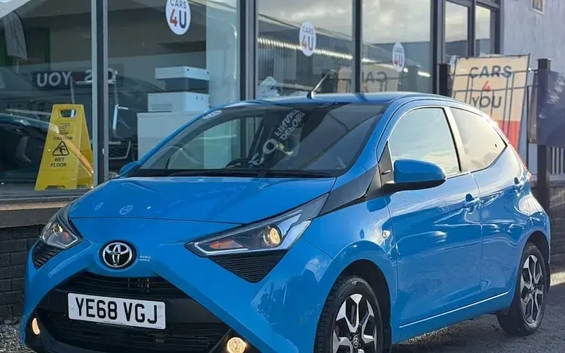 Used Toyota Aygo X-plore 71 HP (52 kW) 2018 Blue Hatchback