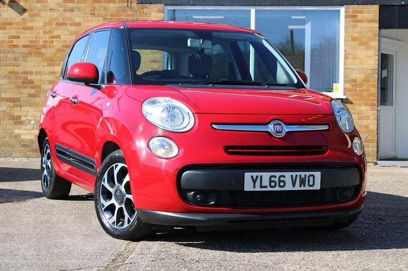 Used Fiat 500L Pop Star 95 HP (69 kW) 2017 Red MPV