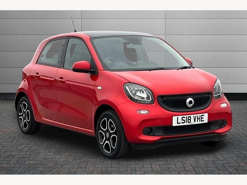 Red Used 2018 Smart ForFour Premium Hatchback | £8,350 (Fair price) - Image 1/4