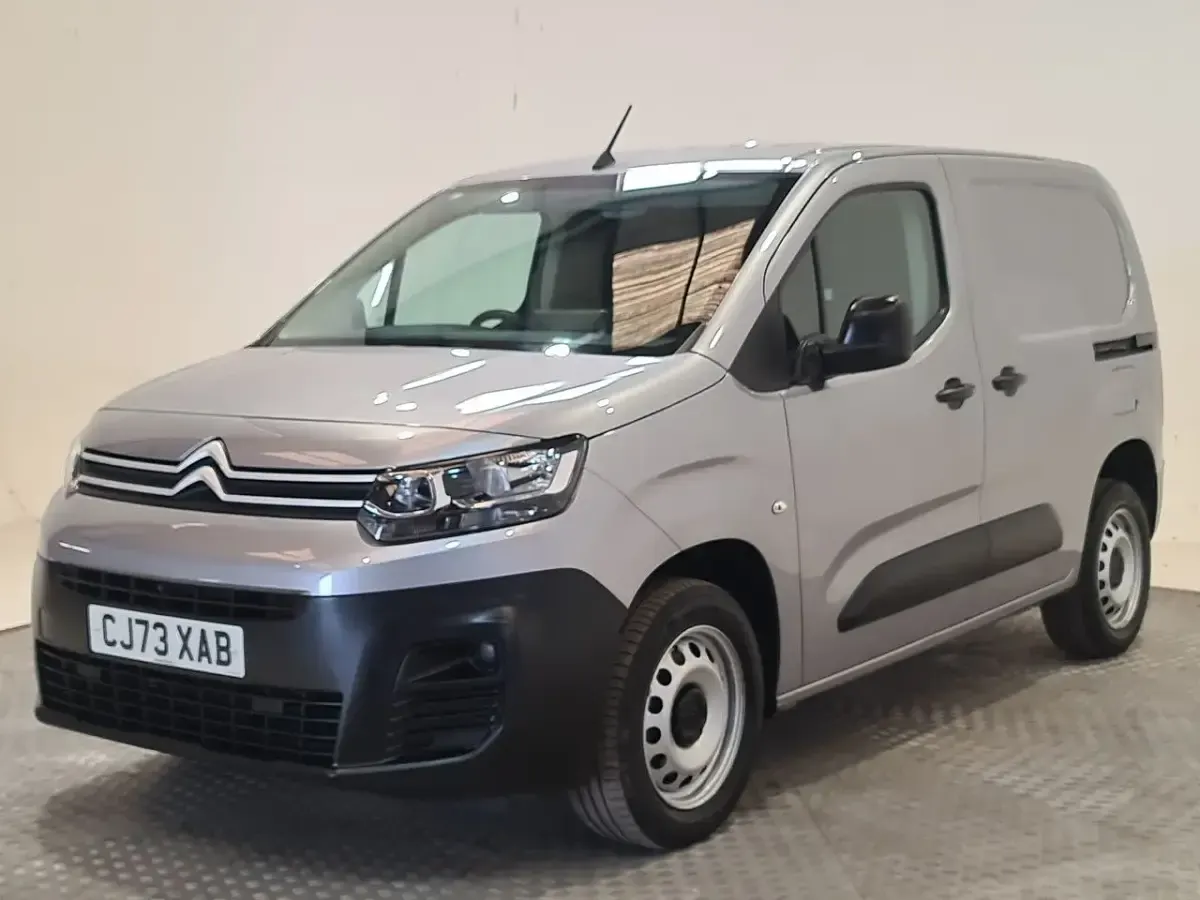 Gebraucht Citroën Berlingo 100 PS (73 kW) 2024 Grau Van / Kleinbus