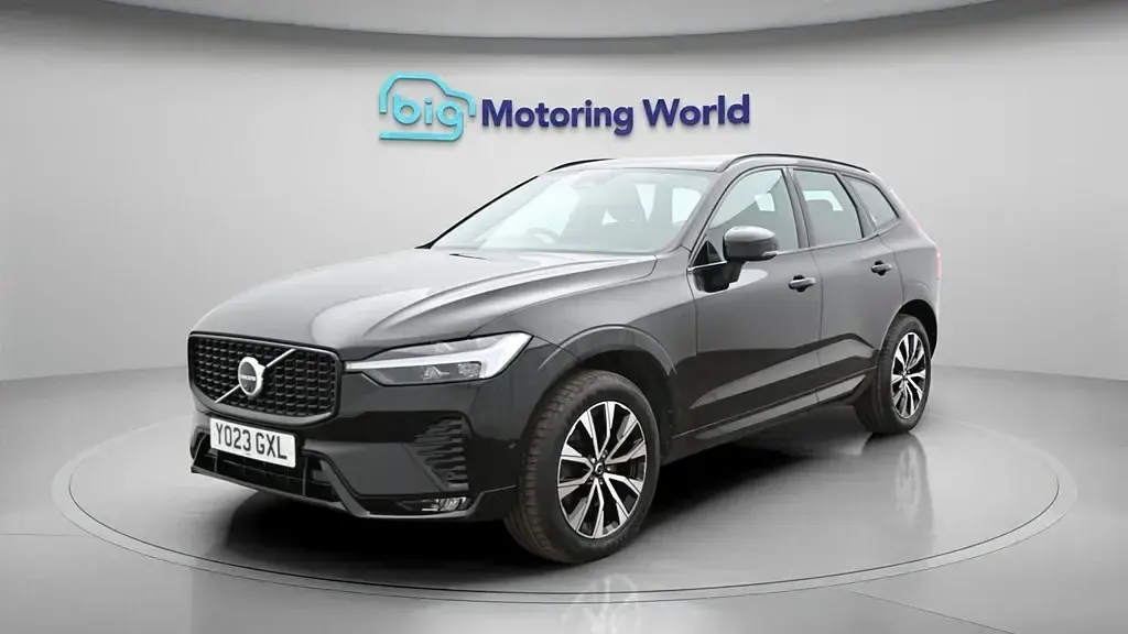 Begagnad Volvo XC60 Plus 250 HK (183 kW) 2023 Svart SUV
