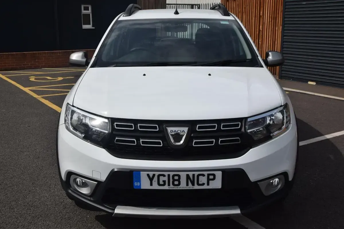 Begagnad Dacia Sandero Essentiel 90 HK (66 kW) 2018 Vit Halvkombi