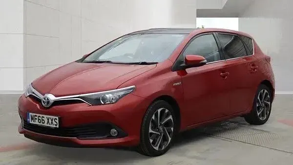 Used Toyota Auris Hybrid Design 2016 Red Hatchback