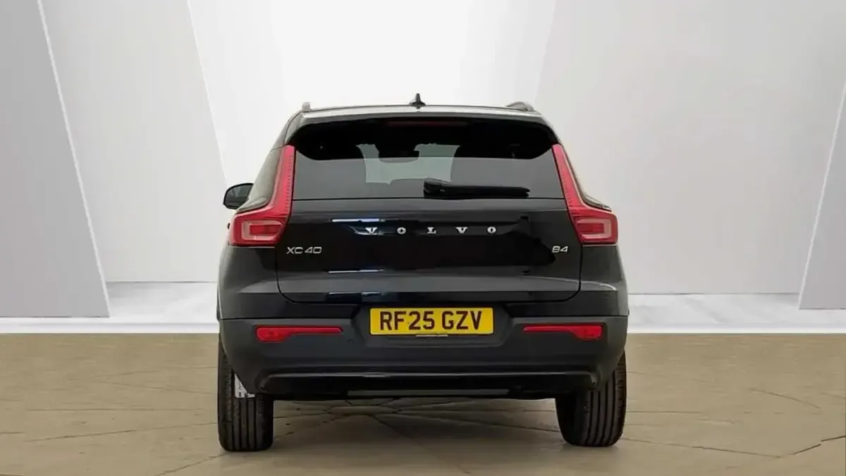 Used Volvo XC40 Plus 194 HP (142 kW) 2026 SUV