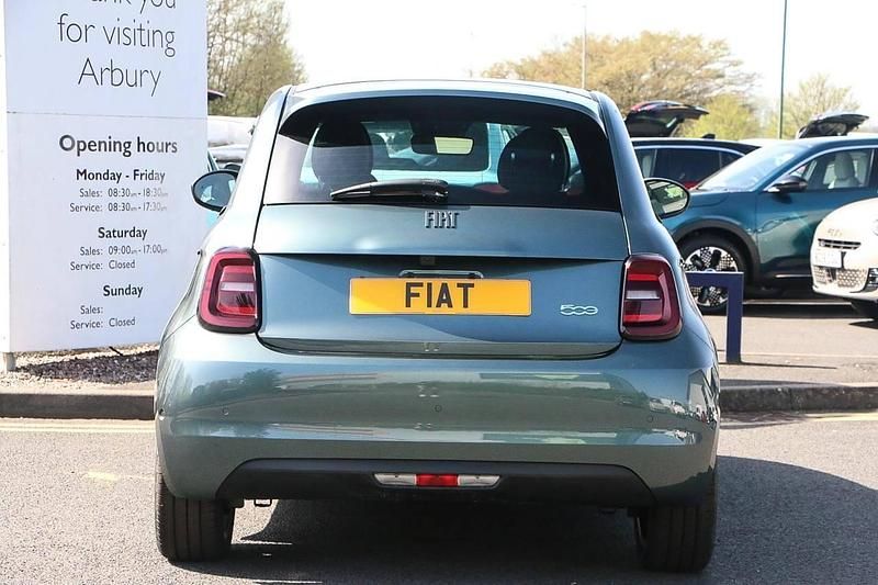 New Fiat 500e 85 kW (116 HP) 2026 Green Hatchback