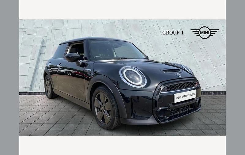 Used Mini Cooper S Classic 178 HP (130 kW) 2023 Black Hatchback