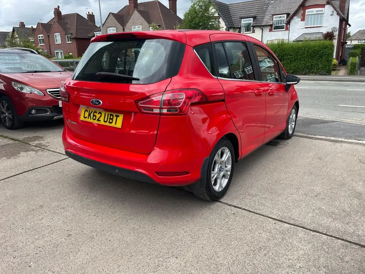 Used Ford B-MAX Zetec 105 HP (77 kW) 2012 Red MPV