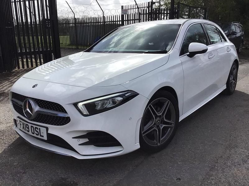 Used Mercedes A180 AMG Line Premium 136 HP (100 kW) 2019 White Hatchback