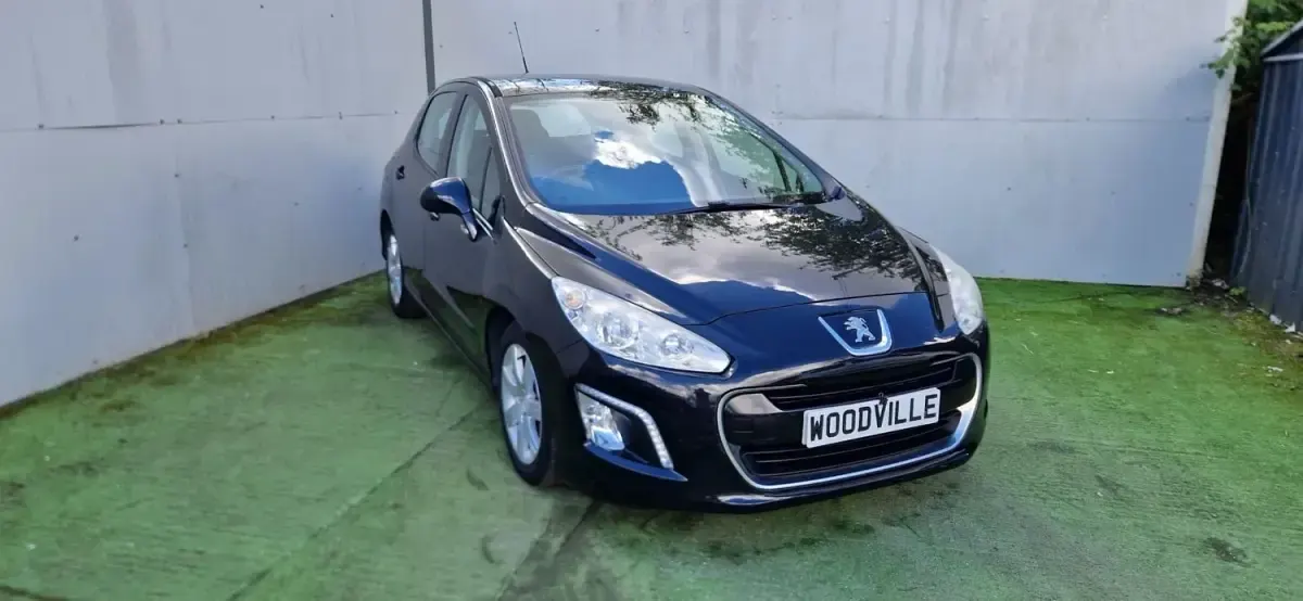 Second-hand Peugeot 308 Active 92 CP (67 kW) 2013 Negru Hatchback