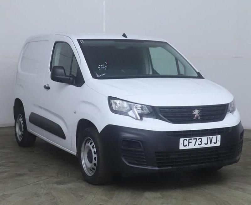 Used Peugeot Partner Premium 2023 White MPV