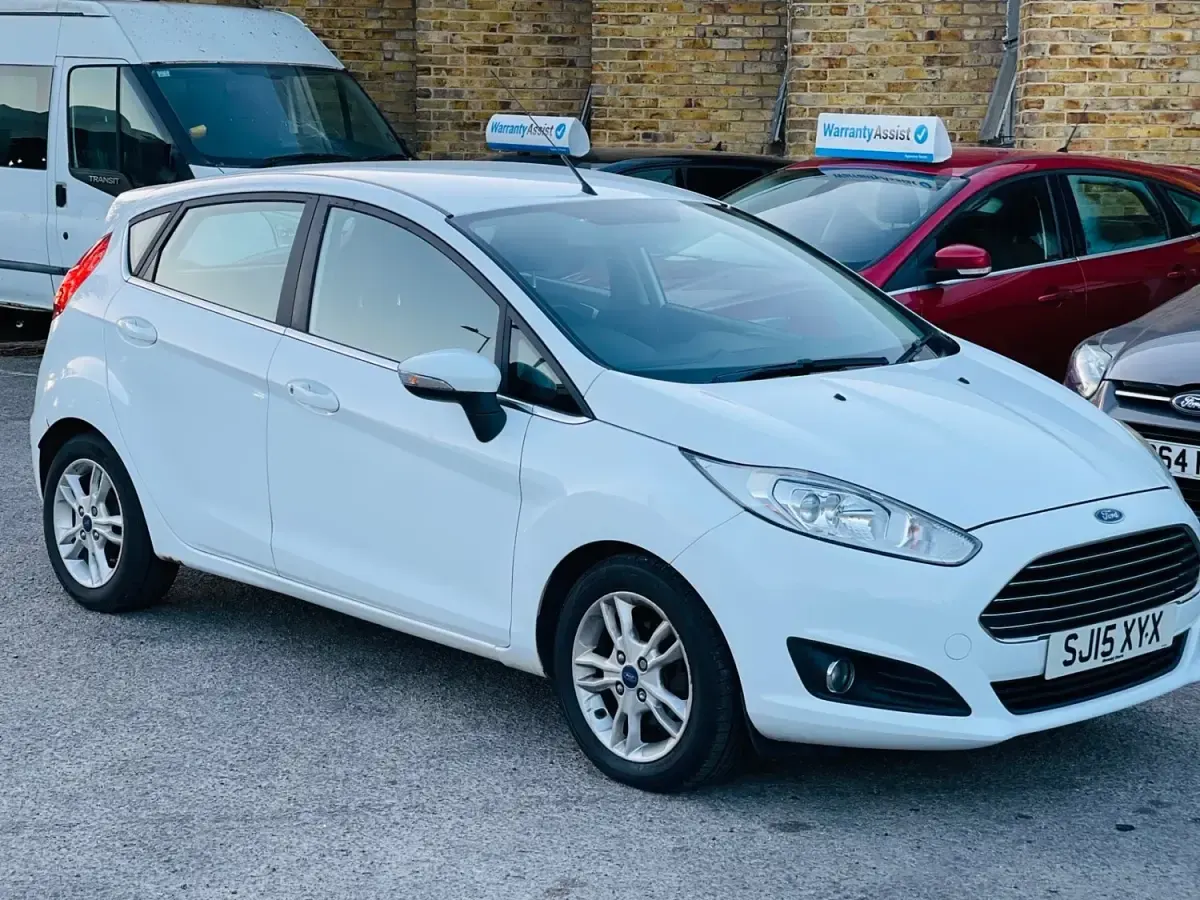 Used Ford Fiesta Zetec 2015 White Hatchback