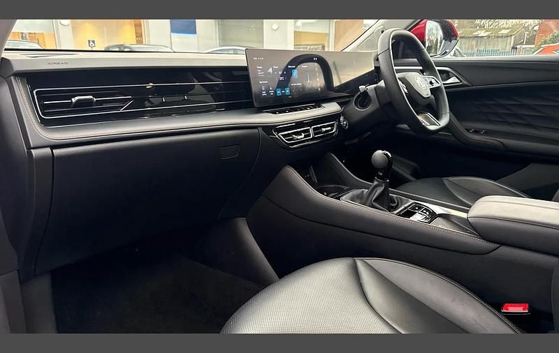 Used MG HS Trophy 169 HP (124 kW) 2024 Dynamic red SUV