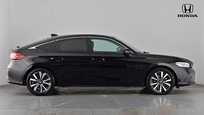 Used Honda Civic Elegance 143 HP (105 kW) 2025 Crystal black Hatchback