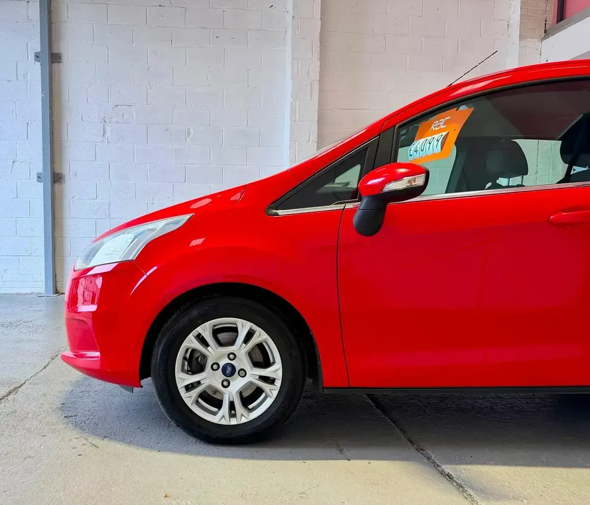 Used Ford B-MAX Zetec 98 HP (72 kW) 2017 Red MPV