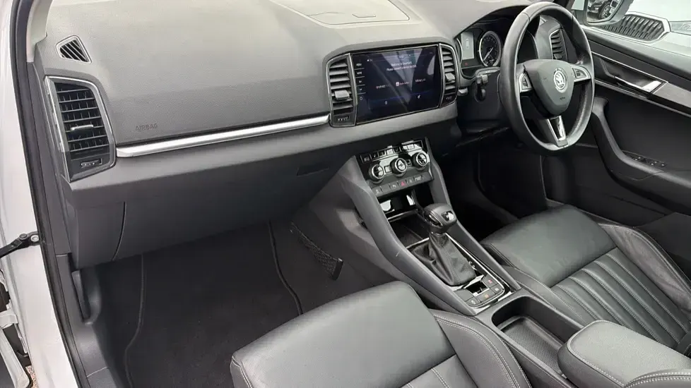 Used Skoda Karoq 150 HP (110 kW) 2018 Moon white SUV