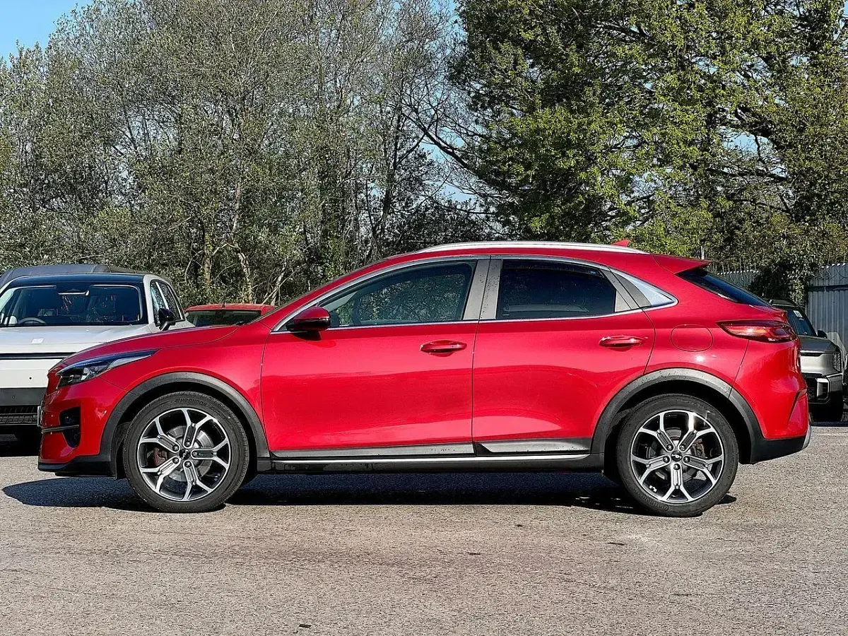 Usado Kia XCeed 158 CV (116 kW) 2022 Rojo SUV