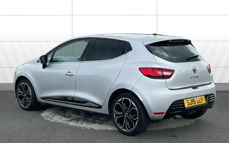 Used Renault Clio IV Iconic 76 HP (55 kW) 2019 Silver Hatchback