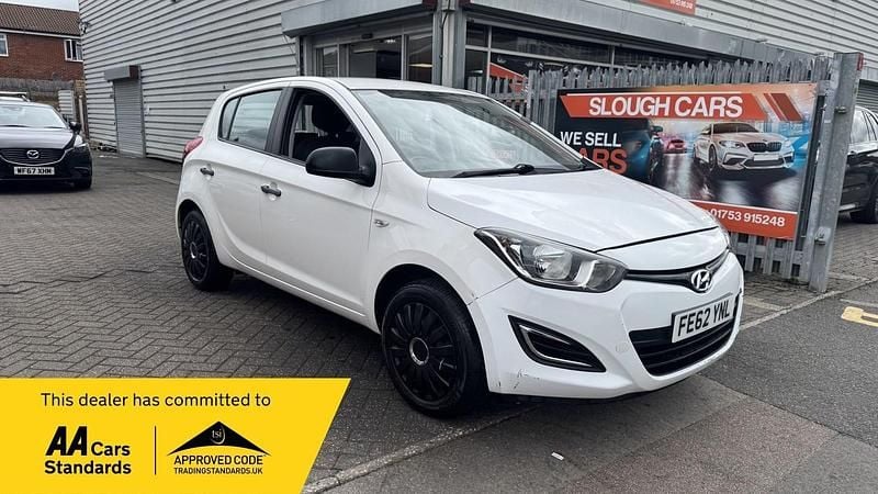 White Used 2012 Hyundai i20 Classic Hatchback | £2,495 (Super price) - Image 1/4