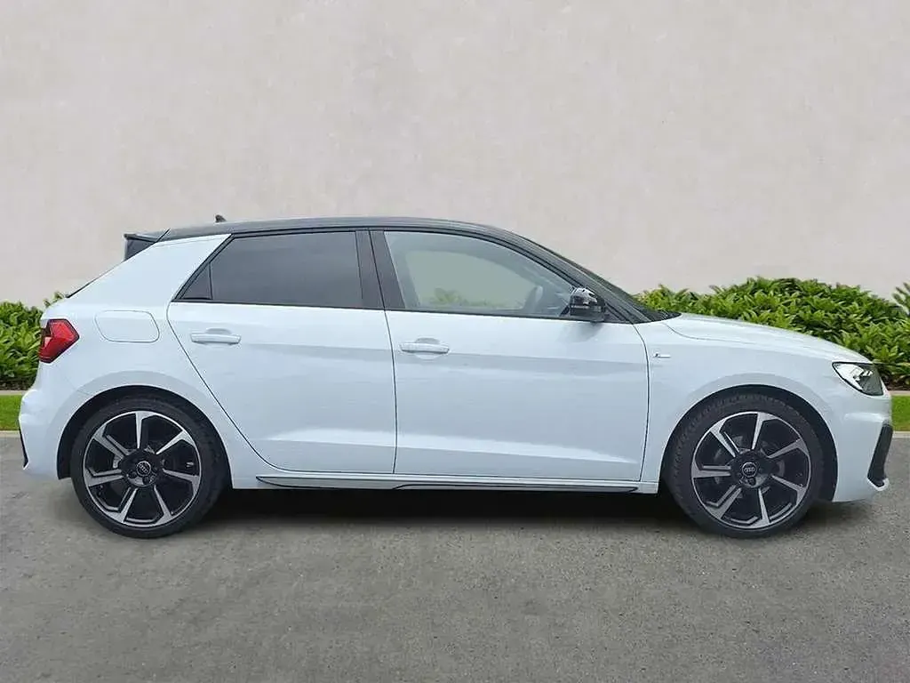 Used Audi A1 Black Edition 116 HP (85 kW) 2024 White SUV