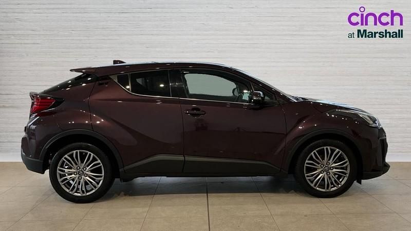 Used Toyota C-HR 122 HP (89 kW) 2023 Mauve/purple SUV