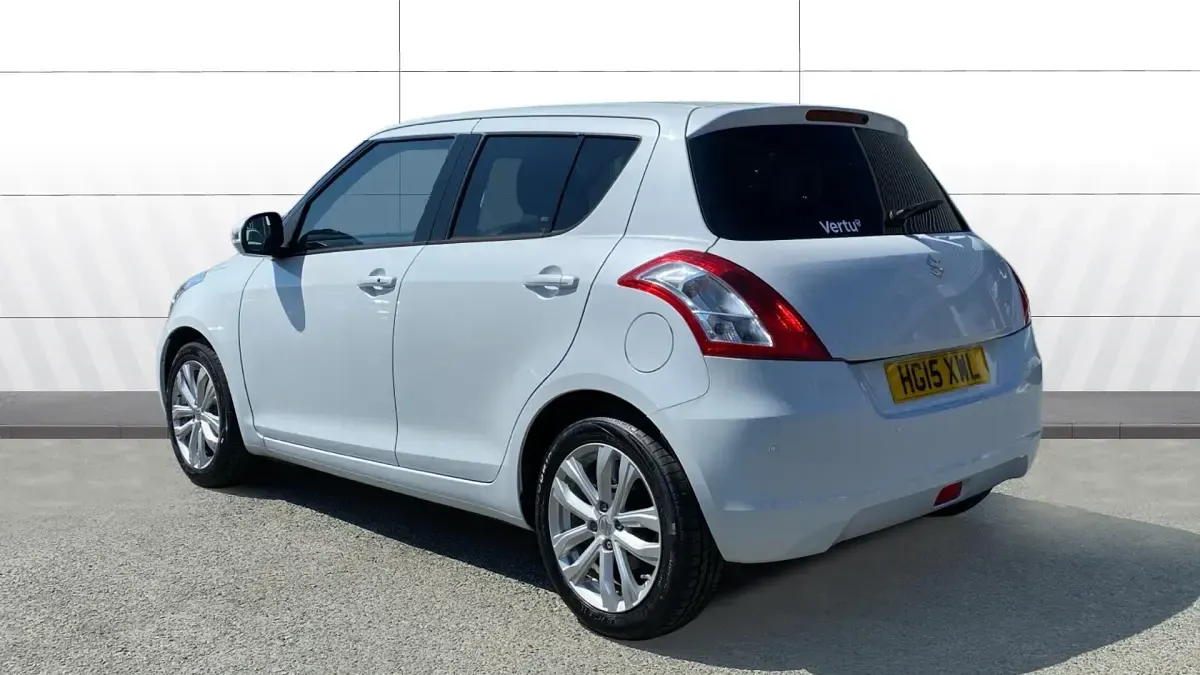 Used Suzuki Swift SZ4 94 HP (69 kW) 2015 White Hatchback