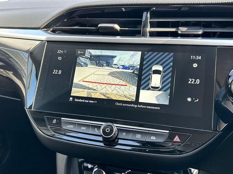 Used Vauxhall Corsa-e Elite 98 kW (134 HP) 2022 White Hatchback