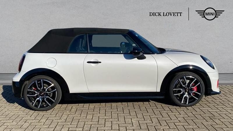 Used Mini John Cooper Works 228 HP (167 kW) 2025 White Hatchback